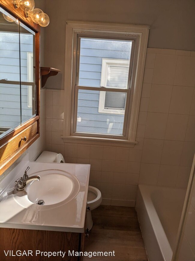 Foto del edificio - 3 br, 3 bath House - 2708 162nd Pl.