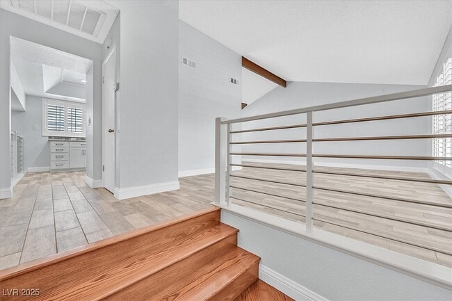 Building Photo - 8720 Pavia Dr