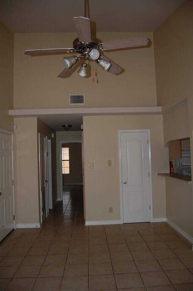 Building Photo - 505 Shiloh Dr