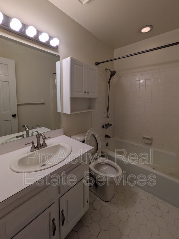 Photo - 1014 Colonial Ave Apartment