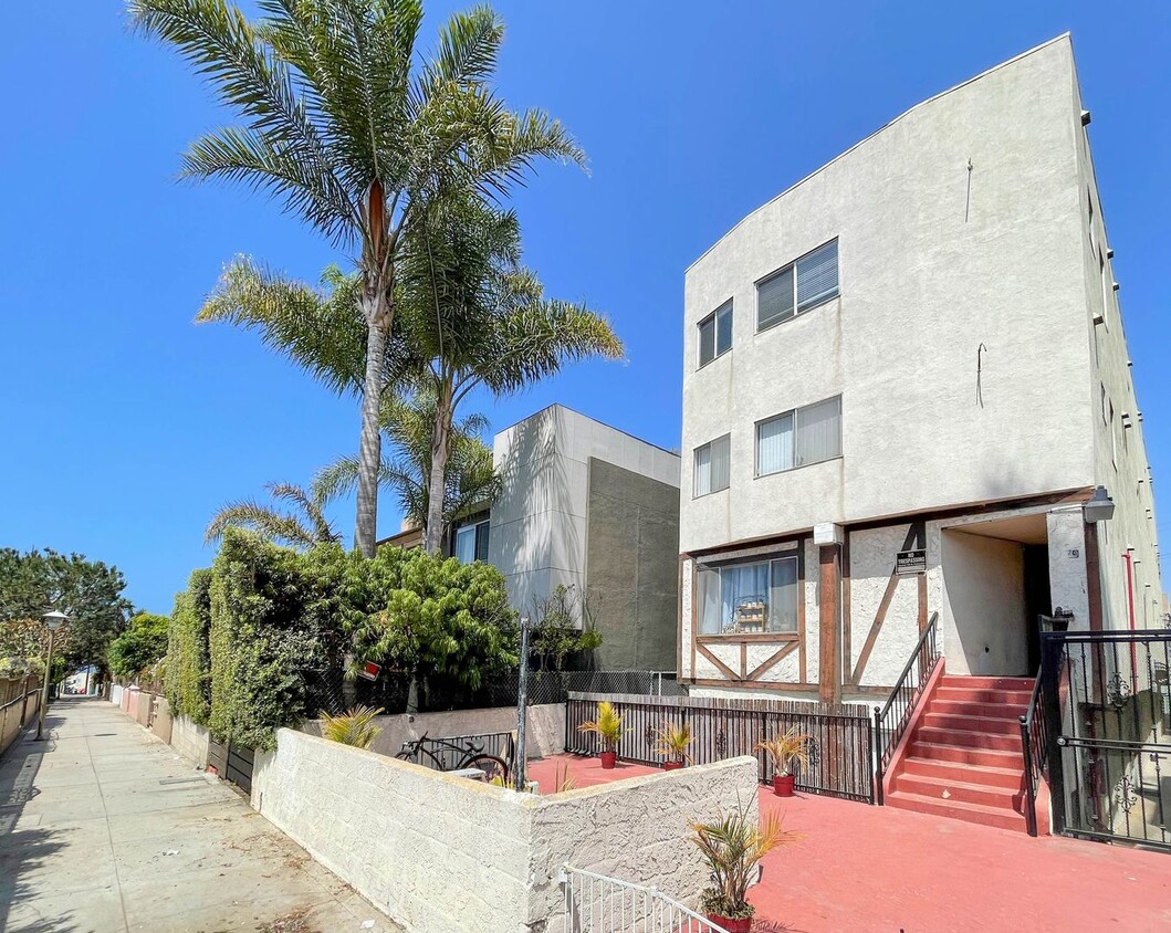 Primary Photo - 39 Sunset Ave