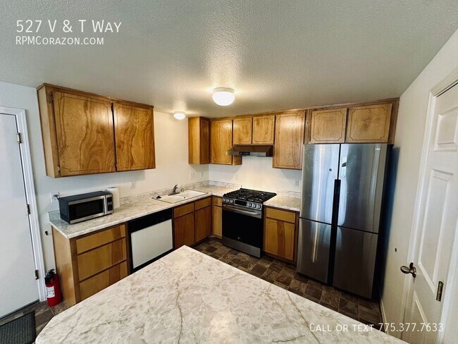 Building Photo - 527 V & T Way-