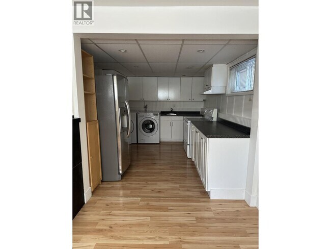 Photo du bâtiment - 925 Lawson Ave
