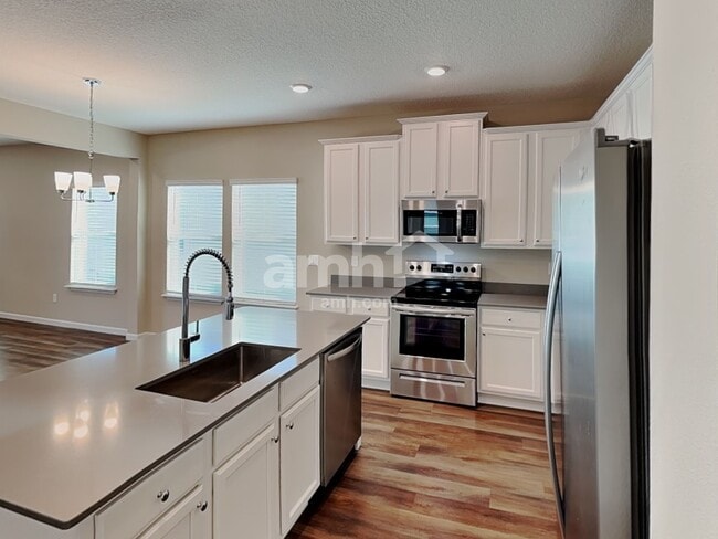 Building Photo - 204 Hemlock Pt
