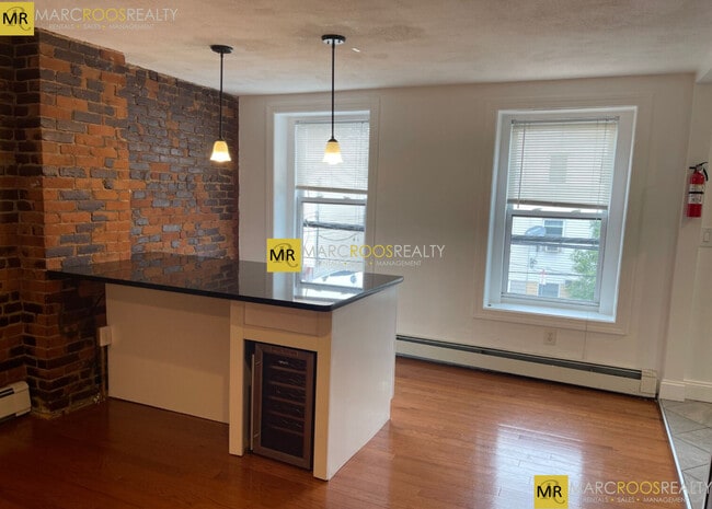 Building Photo - 349 Sumner St