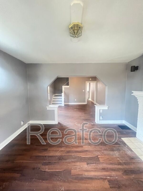 Foto del edificio - 287 N Burgess Ave