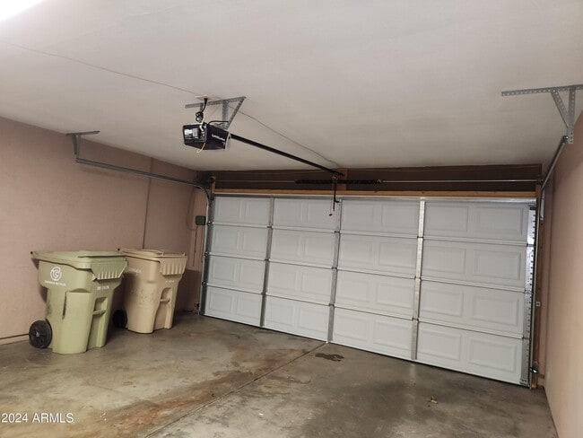 Building Photo - 5117 W Acoma Dr