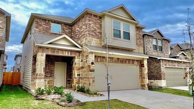 Foto del edificio - 7922 Cypress Dr