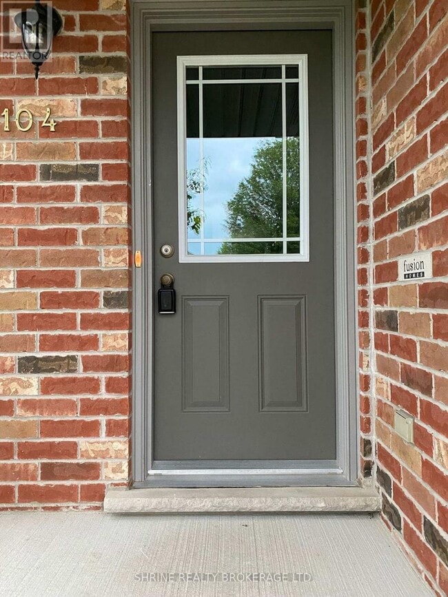 Photo du bâtiment - 1104 Foxhunt Rd