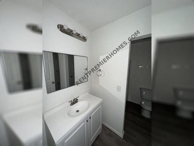 Building Photo - 629 NW 114th St