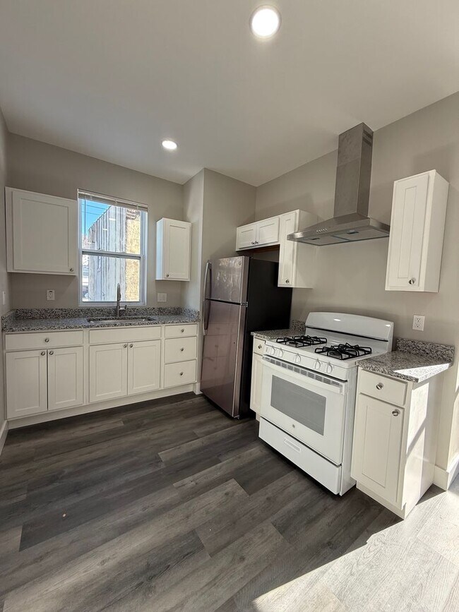 Foto del edificio - 6621 Tennis St