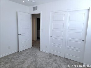 Building Photo - 6246 Foxes Dl St Building Photo - 6246 Foxes Dl St