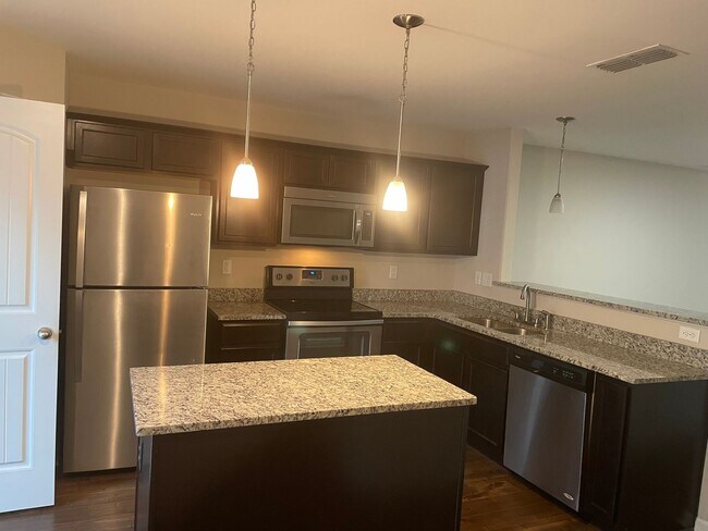 Foto del edificio - Beautiful Goodlettsville Condo Rental – 2 Bed, 2.5 Bath