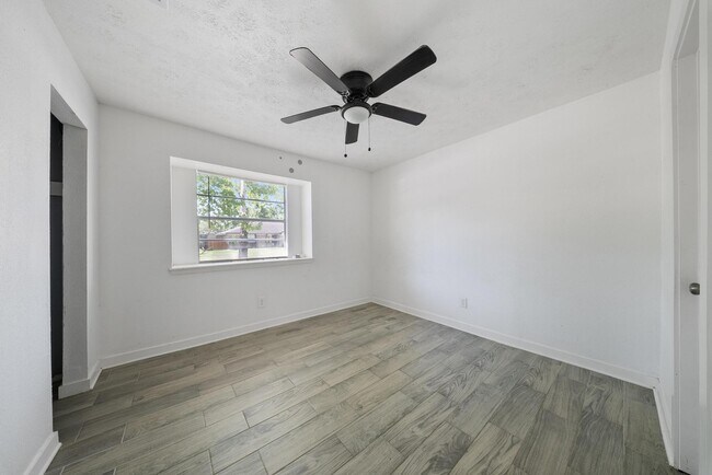 Foto del edificio - 16302 Summer Wind Dr
