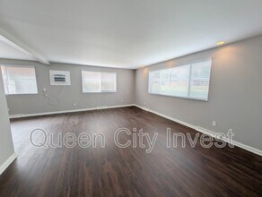 Building Photo - 110 Cromwell Pl