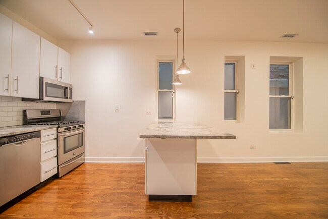 Foto del edificio - 2221 W Charleston St