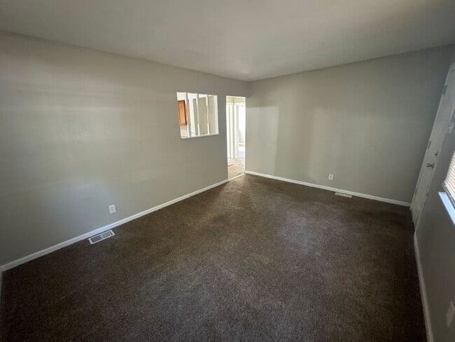 Building Photo - NICE 2BD/1BTH HOME