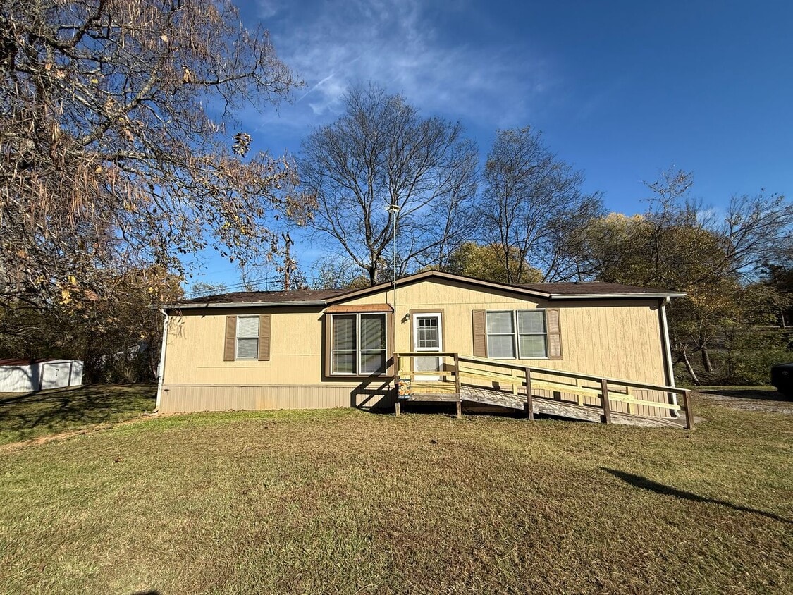 Primary Photo - 914 Davenport Rd