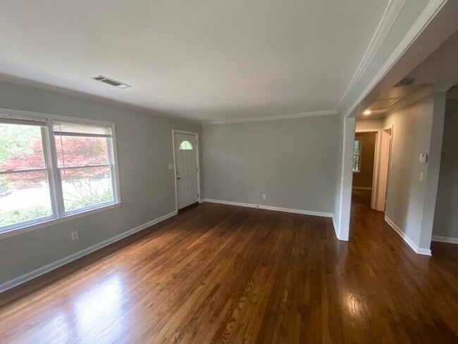 Building Photo - 1276 Woodland Ave SE