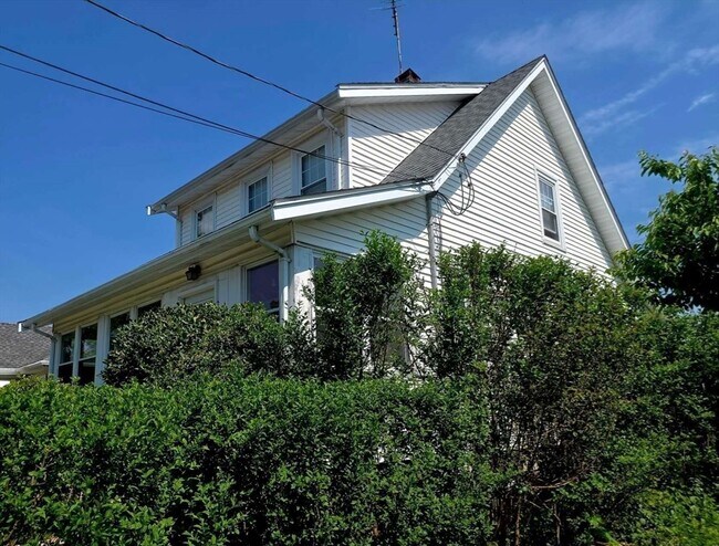 Foto del edificio - 60 Elliot Ave