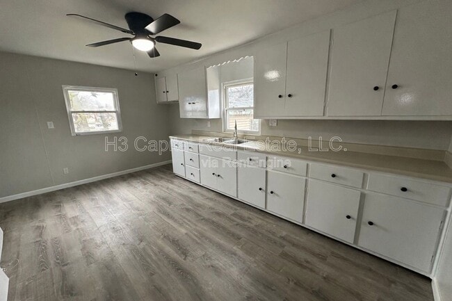 Building Photo - 18 W Garfield St