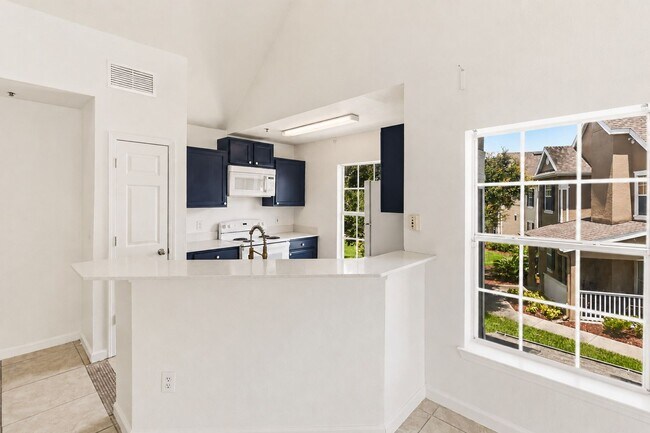 Foto del edificio - 9157 Lee Vista Blvd