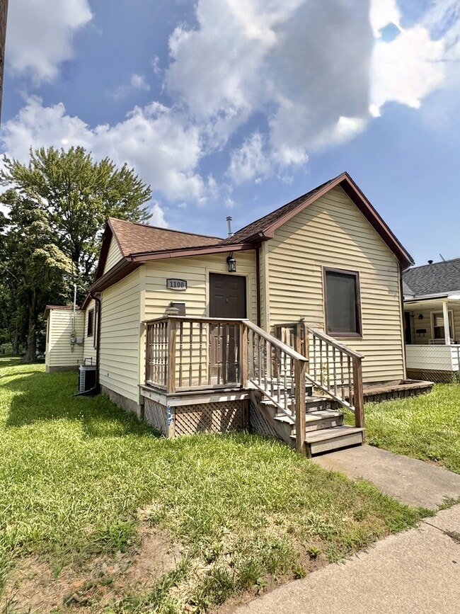 Building Photo - 1100 E Vaile Ave