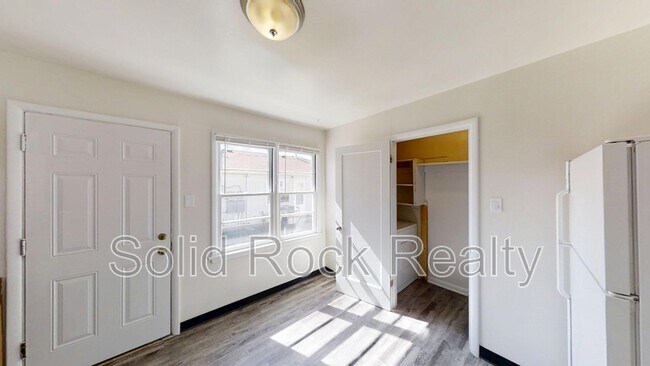 Foto del edificio - 1212 Janes Ln