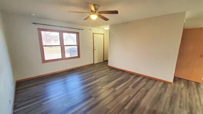 Foto del edificio - 6235 Langdon Ave SW