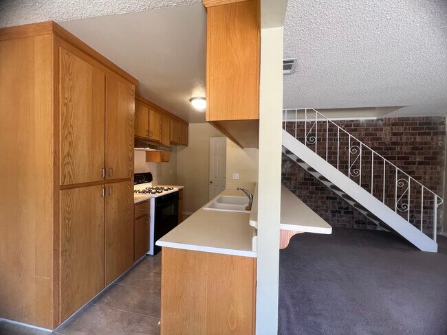 Kitchen - 1936 Northwood Dr