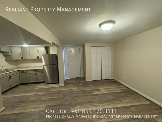 Building Photo - 209 Lakeshore Dr