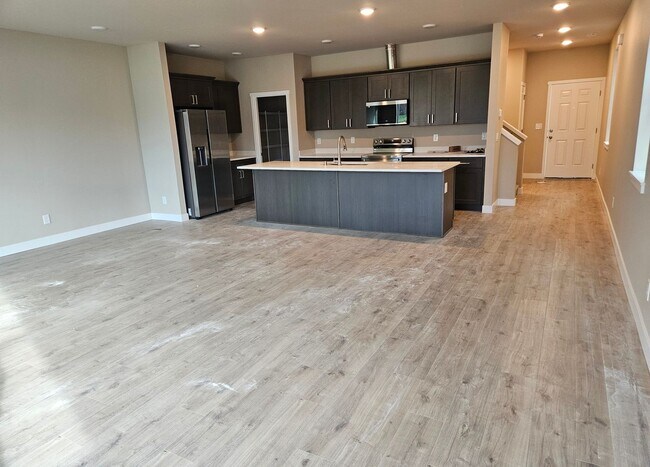 Building Photo - Brand New 4-Bedroom Duplex in Lacey!