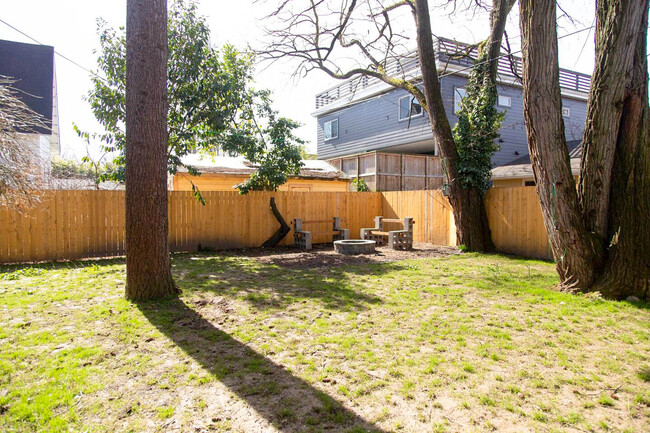 Enjoy the outdoors in the large backyard! - 122 NE Beech St