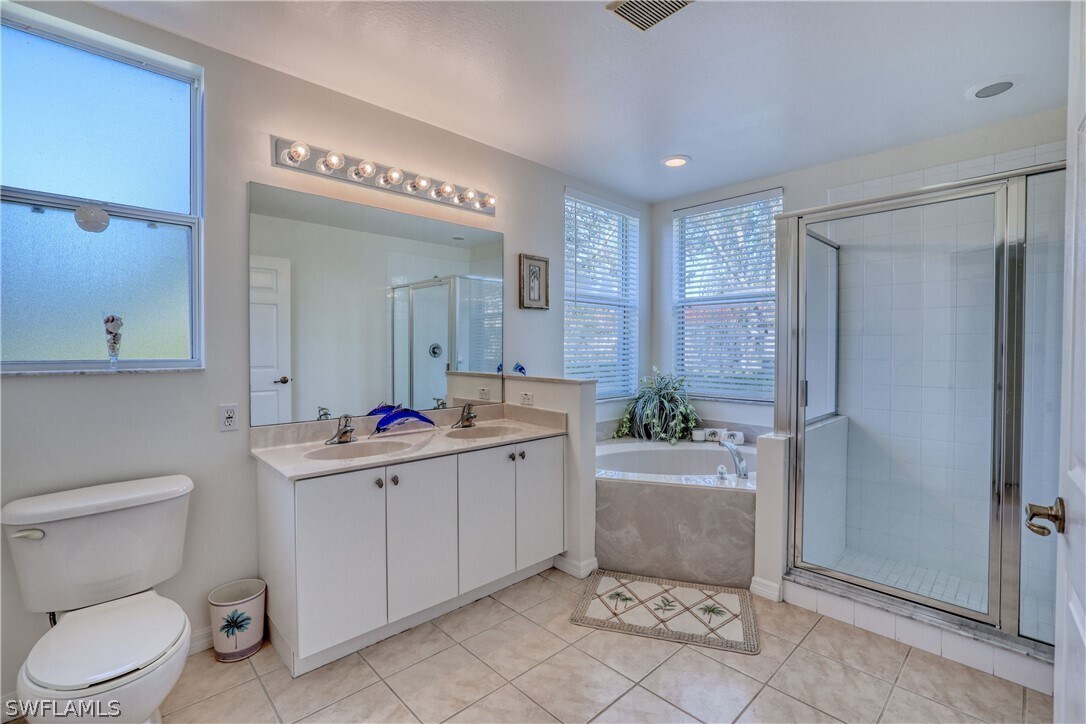 Master Bath with Shower, Tub, Dual Sinks - 4223 Liron Ave