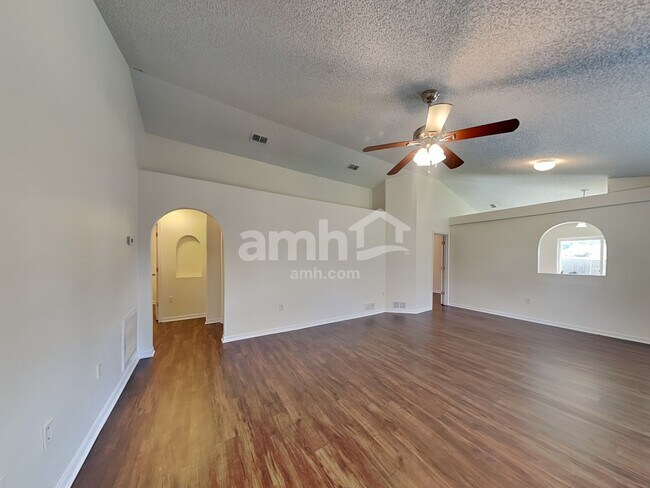 Foto del edificio - 3411 Talisman Dr