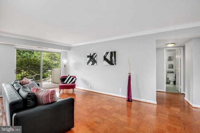 Foto del edificio - 9039 Sligo Creek Pkwy