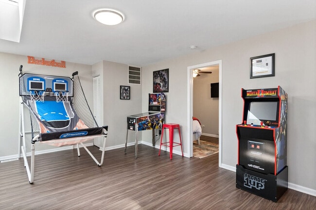 Building Photo - 6911 W 87th St