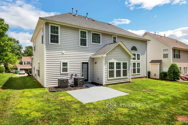 Building Photo - 9823 Dauphine Dr