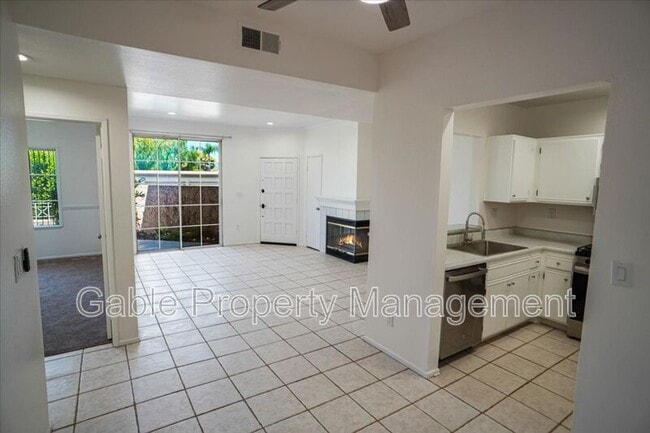 Building Photo - 23633 Del Monte Dr