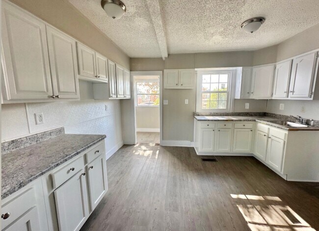 Foto del edificio - 1037 47th St Ensley