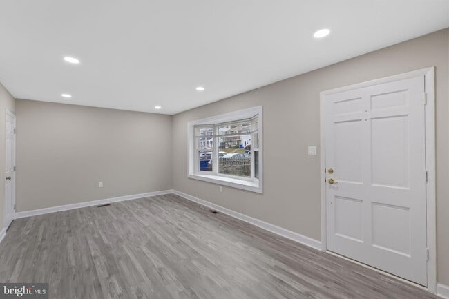 Building Photo - 18 W Orndorff Dr