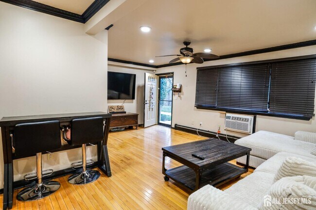 Foto del edificio - 615 Cricket Ln