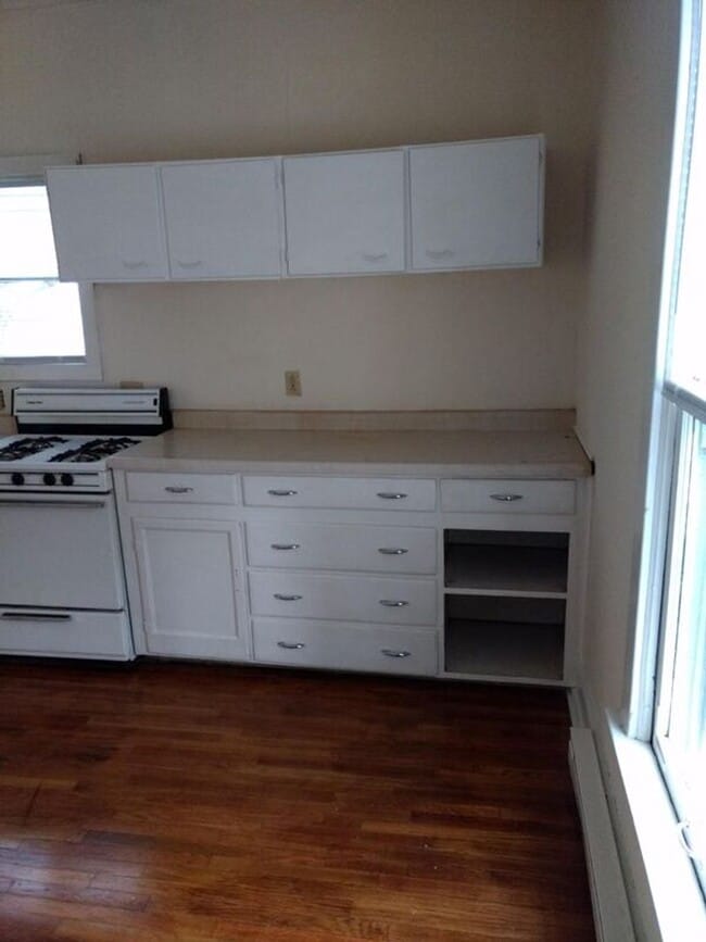 Building Photo - 704 E California Ave