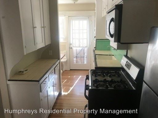 Building Photo - 3918-3924.5-39245 Iowa St