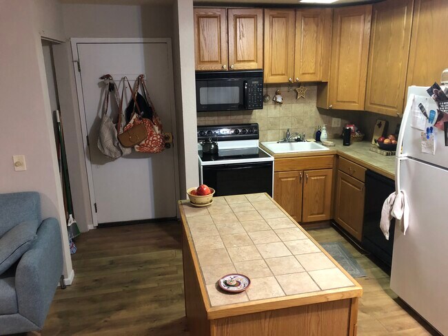 Foto del edificio - 3030 Oneal Pkwy