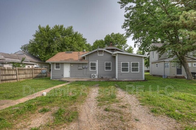 Foto del edificio - 208 E Park St