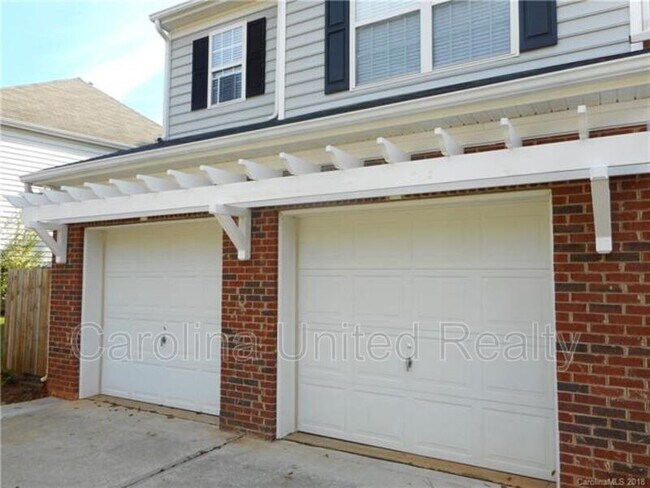 Building Photo - 1206 E Arrow Lake Ct