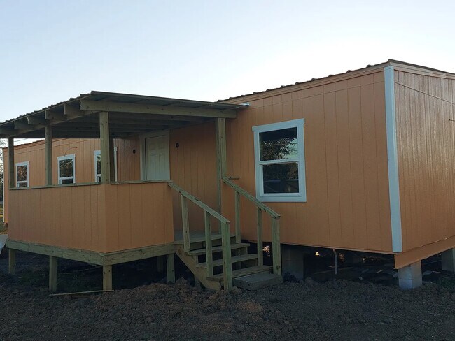 Foto del edificio - 18612 Baughman Dr