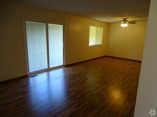 Building Photo - 1405 Moreland St