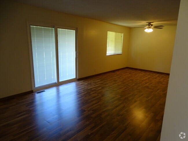 Building Photo - 1405 Moreland St